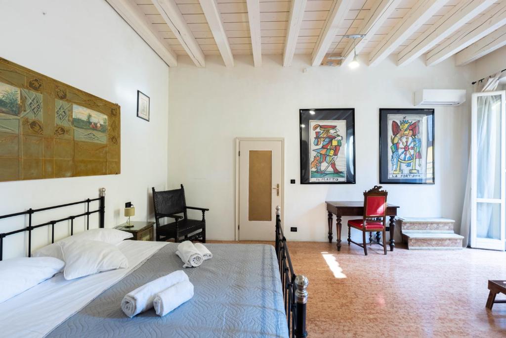 House of Del Carro: Luzzati room