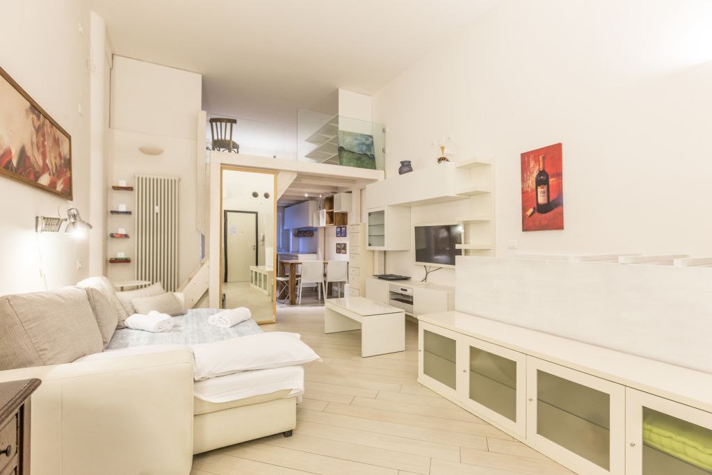 All'Ombra della Luna